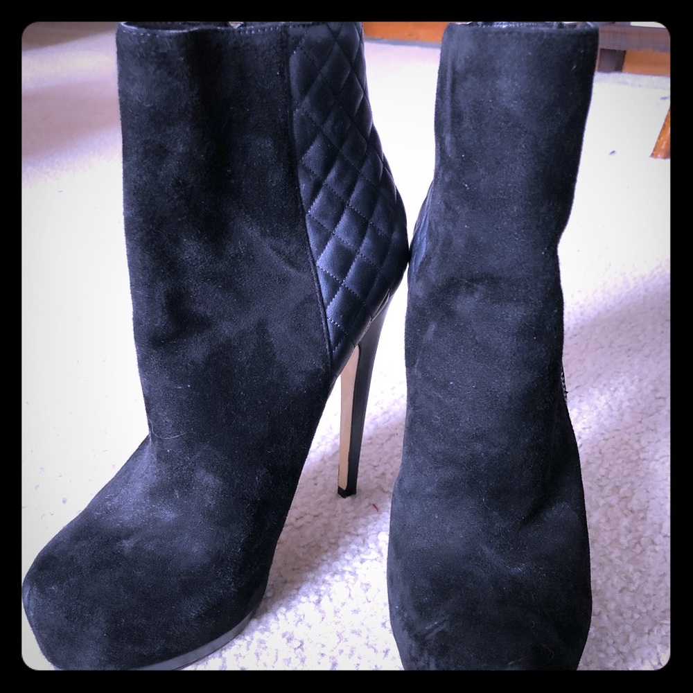 Truth Or Dare By Madonna Suede Quilted Boots